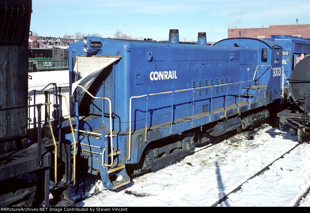 Conrail VO-1000M CR #9303